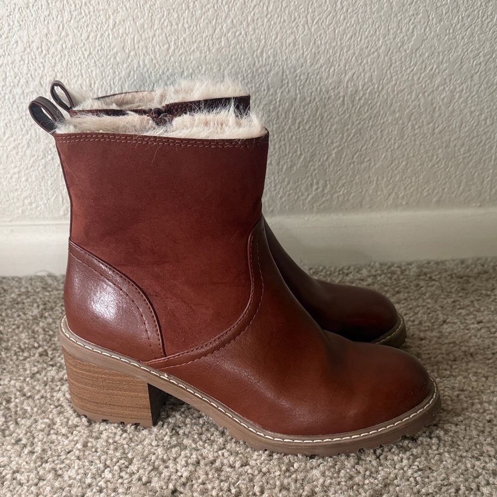 Brown Ankle Boots with Faux Fur Lining